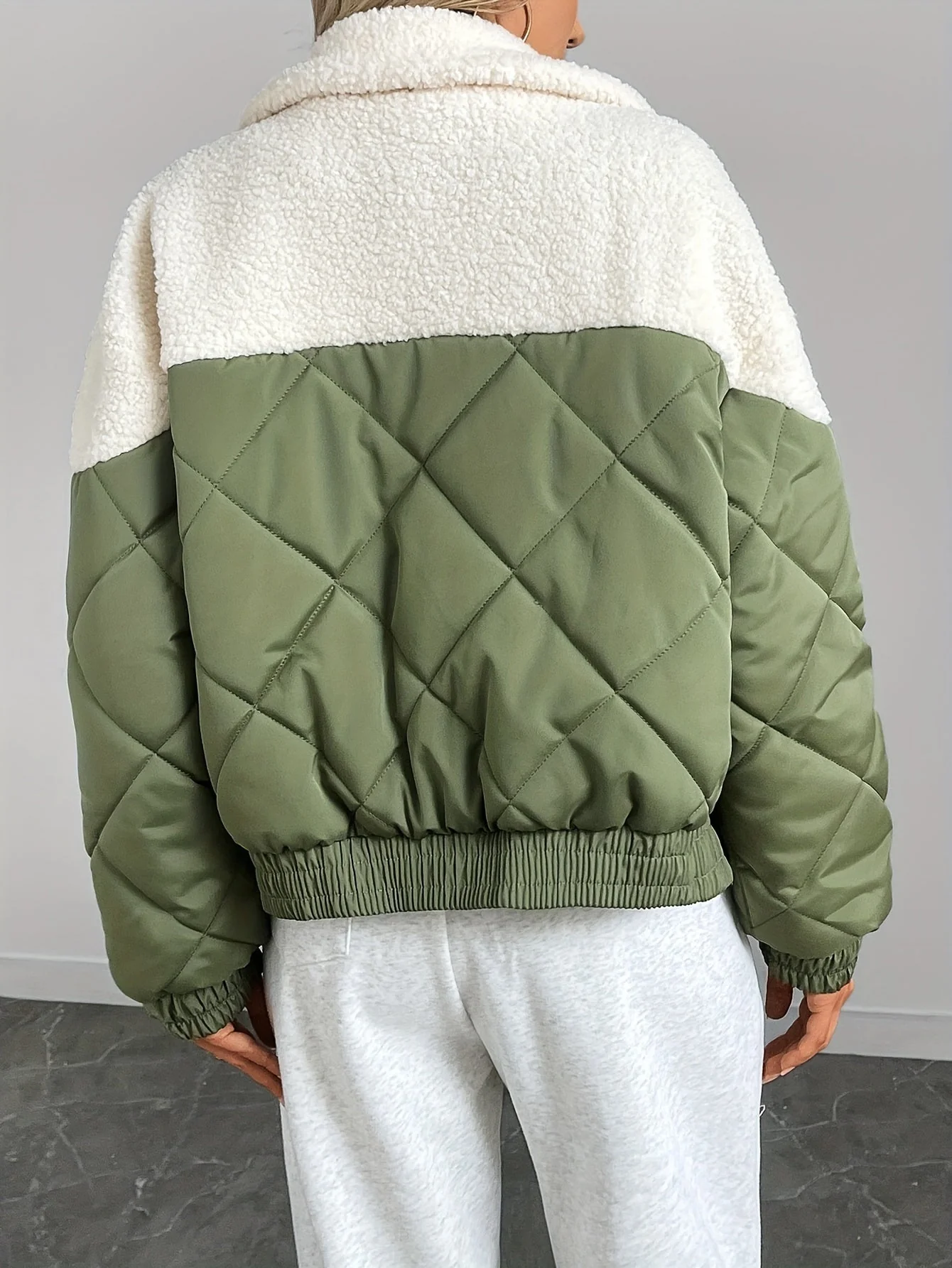 Comfortable Quilt Jacket - Casual Round Neck, Long Sleeve for Autumn and Winter - Image 3