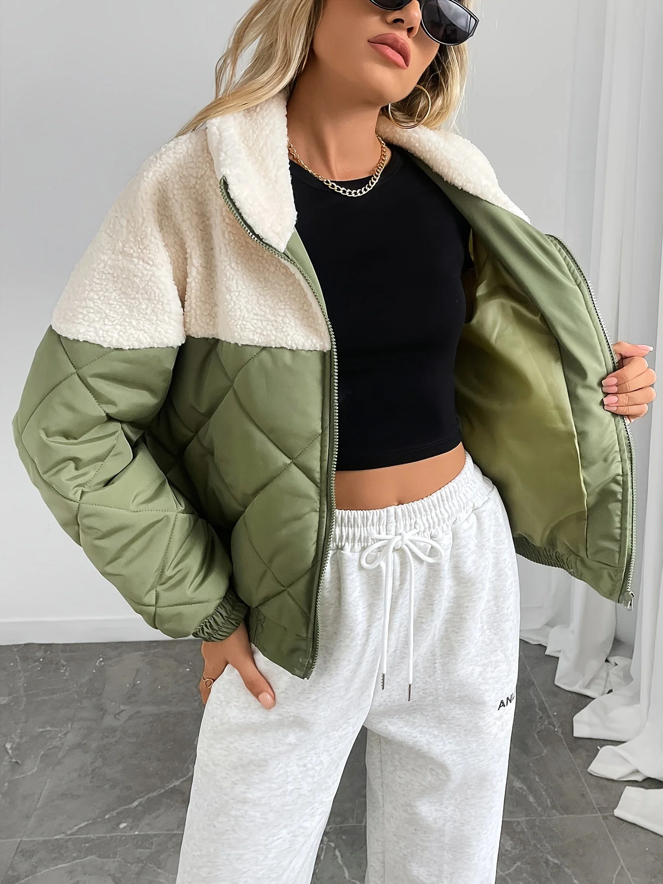 Comfortable Quilt Jacket - Casual Round Neck, Long Sleeve for Autumn and Winter - Image 4