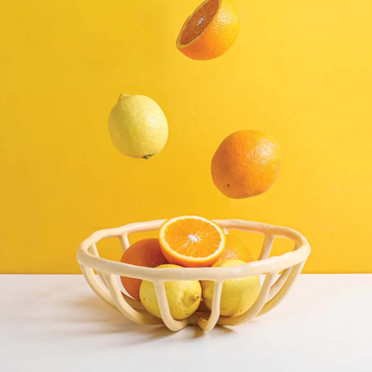 Elegant and Sculpted Resin Fruit Bowl for a Refined Presentation - Image 7