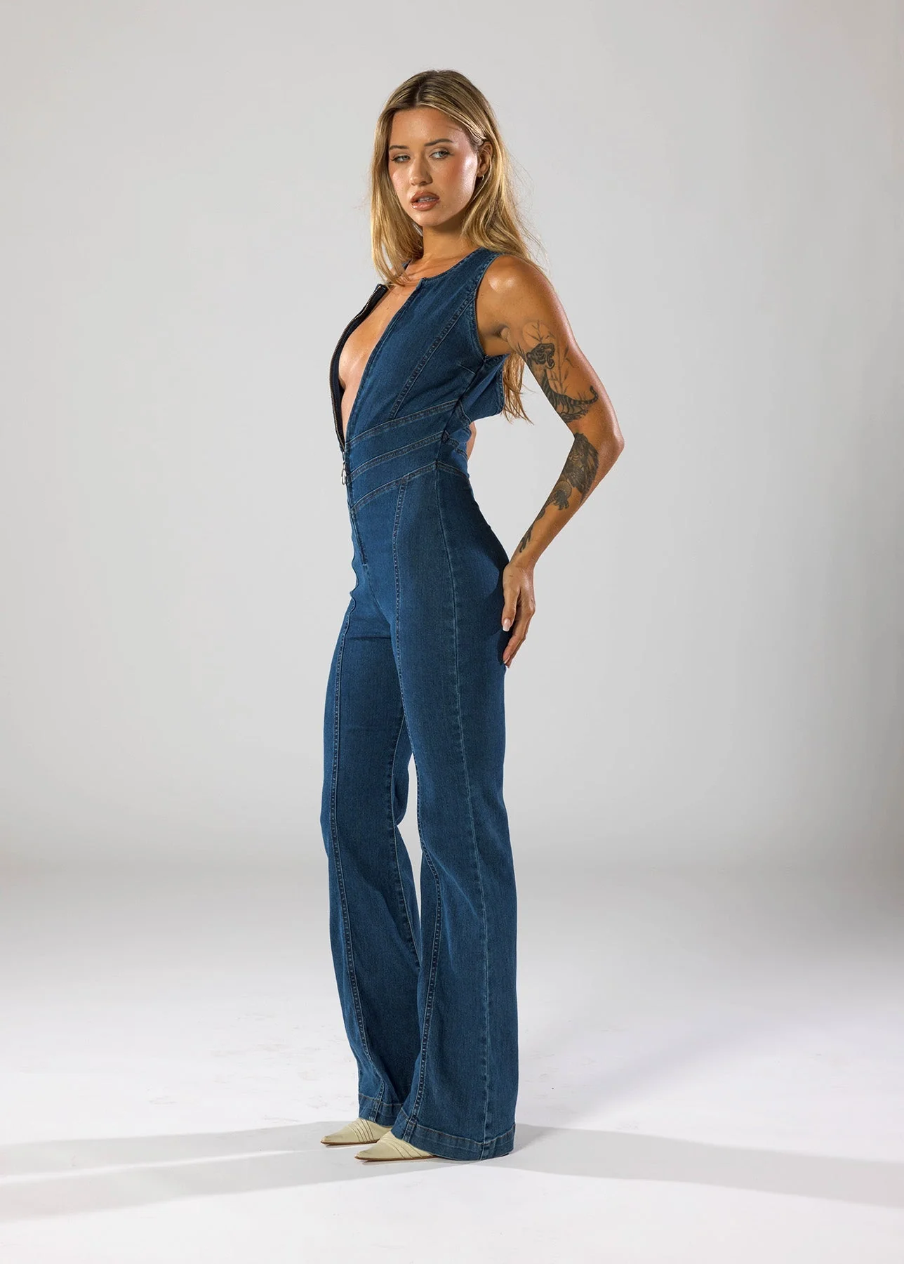 Stylish Stellar Denim Overall for a Trendy Look - Image 6